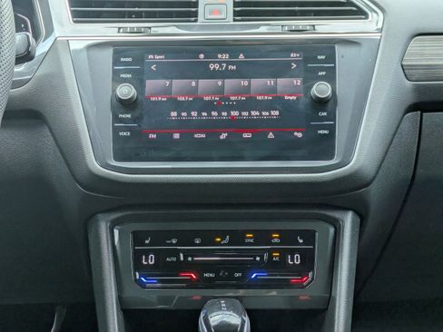 Used 2022 Volkswagen Tiguan SEL R-Line AWD/4WD image 19