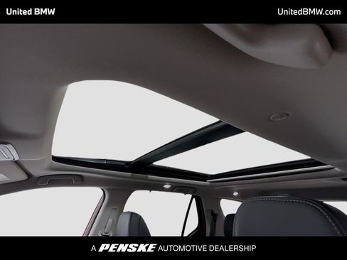Used 2025 Honda Pilot Touring image 12