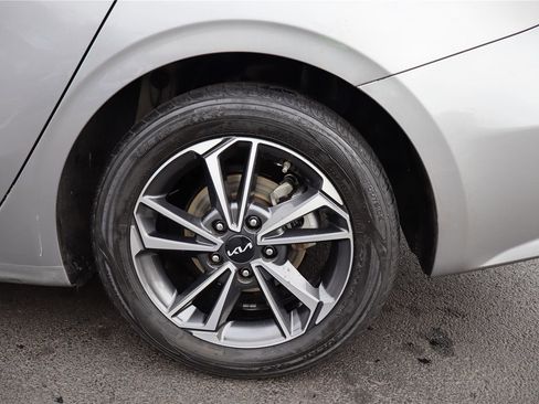 Used 2022 Kia Forte LXS w/ LXS Technology Package image 10