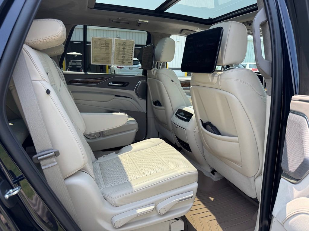 Certified 2023 Cadillac Escalade Premium Luxury Platinum w/ Heavy-Duty Trailer Package AWD/4WD image 32