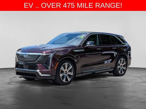 Used 2025 Cadillac Escalade IQ Luxury 2 w/ LPO, Premium Carpet Package AWD/4WD image 4