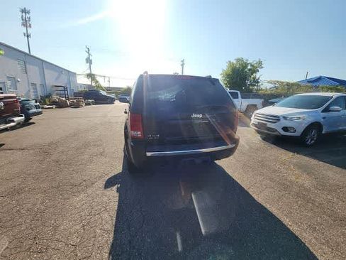 Used 2007 Jeep Grand Cherokee Limited w/ Trailer Tow Group IV AWD/4WD image 18