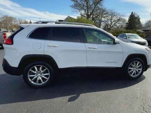 Used 2018 Jeep Cherokee Limited w/ Technology Group image 9