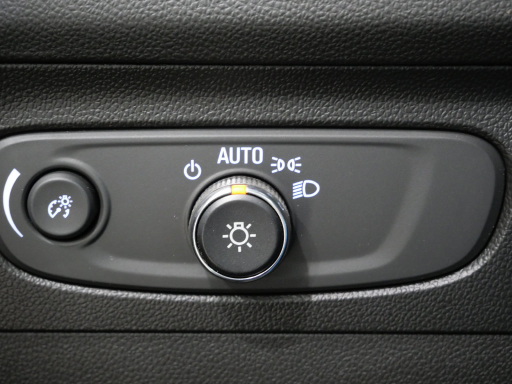 Used 2021 Buick Envision Avenir w/ Technology Package II AWD/4WD image 14