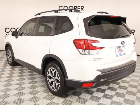 Used 2022 Subaru Forester Premium AWD/4WD image 23