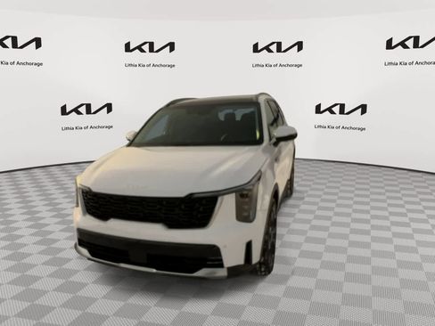 Certified 2025 Kia Sorento EX w/ Panoramic Sunroof Package image 3