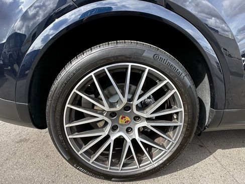 Used 2021 Porsche Cayenne AWD/4WD image 9