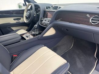 Used 2025 Bentley Bentayga AWD/4WD video 2