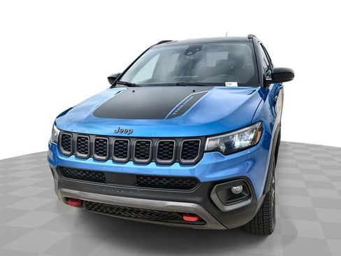 Used 2025 Jeep Compass Trailhawk AWD/4WD image 1