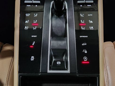 Used 2022 Porsche Macan S image 38