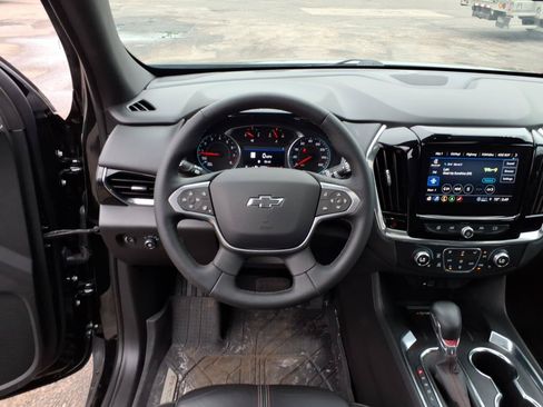 Used 2023 Chevrolet Traverse RS w/ LPO, Floor Liner Package AWD/4WD image 14