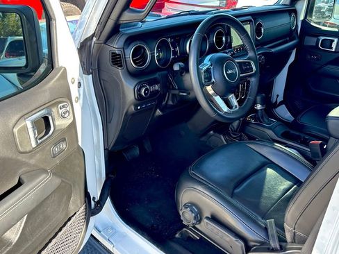 Used 2022 Jeep Wrangler Unlimited Sahara image 14