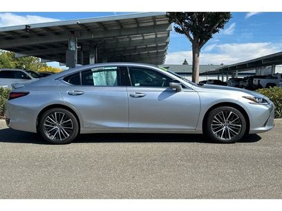 Certified 2022 Lexus ES 300h w/ Premium Package