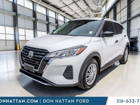 Used 2021 Nissan Kicks S FWD image 23