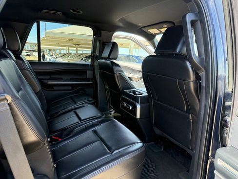 Used 2021 Ford Expedition XLT image 18