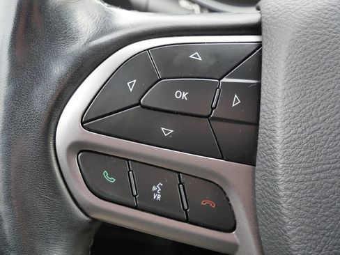 Used 2021 Jeep Cherokee Latitude Lux image 35