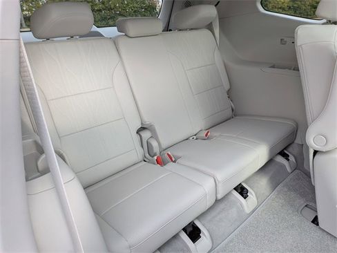 New 2026 Buick Enclave Avenir image 34