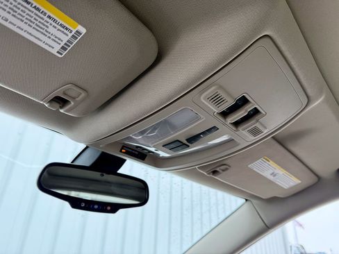 Used 2014 Cadillac SRX Luxury image 30