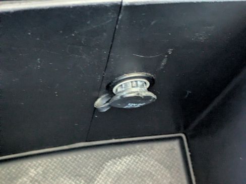 Used 2015 Jeep Wrangler Sport image 29