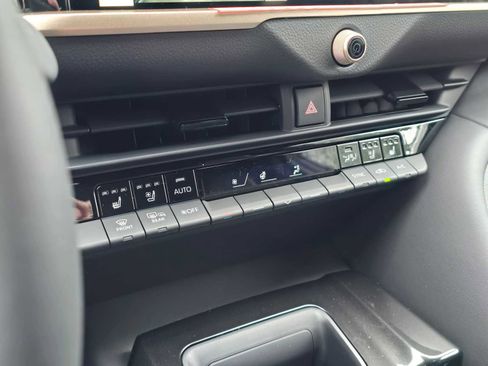 New 2026 Toyota Crown Signia image 26