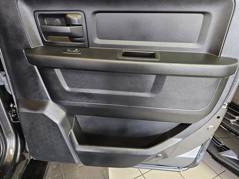 Used 2018 RAM 1500 ST w/ SXT Appearance Group image 21