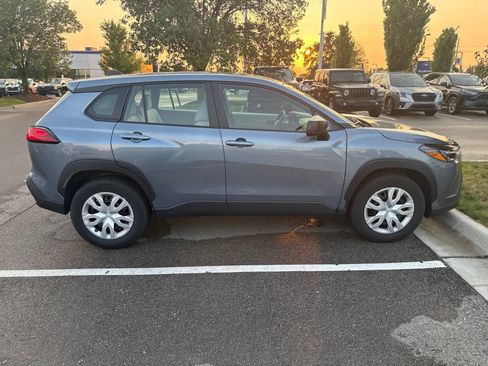 Used 2024 Toyota Corolla Cross L AWD/4WD image 4