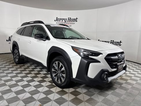 Used 2023 Subaru Outback Limited AWD/4WD image 4