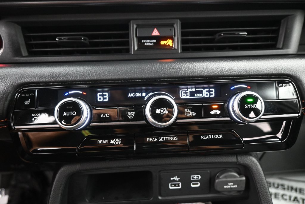 Used 2025 Honda Pilot TrailSport image 15