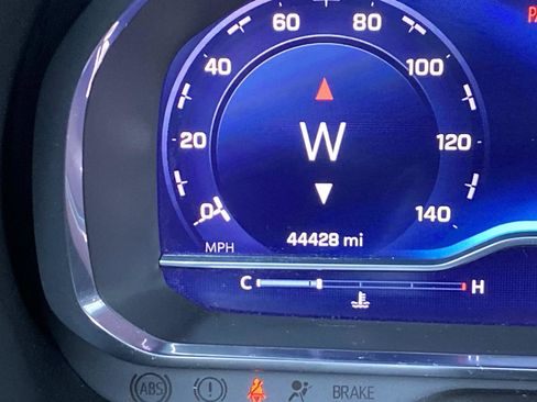 Used 2022 Chevrolet Tahoe Z71 w/ Z71 Off-Road Package image 34