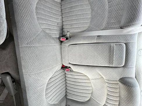 Used 2001 Pontiac Bonneville SE FWD image 31