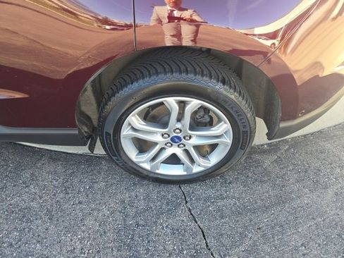 Used 2018 Ford Edge Titanium w/ Equipment Group 302A FWD image 14
