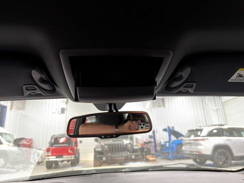 Used 2012 Dodge Challenger R/T RWD image 33