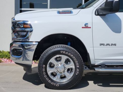 Used 2025 RAM 2500 Big Horn AWD/4WD image 9