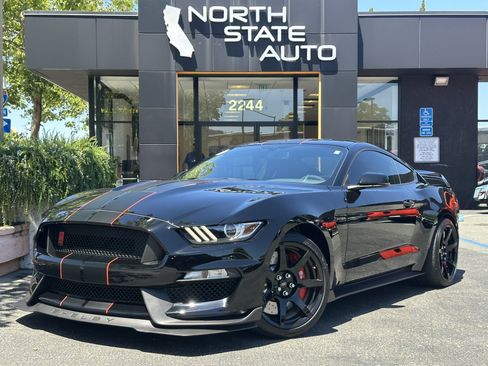 Used 2018 Ford Mustang Shelby GT350R w/ GT350R Equipment Group 920A RWD image 2