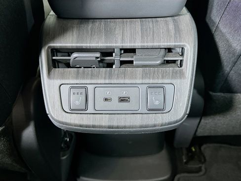 Used 2023 Nissan Ariya AWD image 27