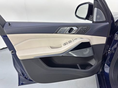 Used 2021 BMW X7 M50i w/ Dynamic Handling Package image 50