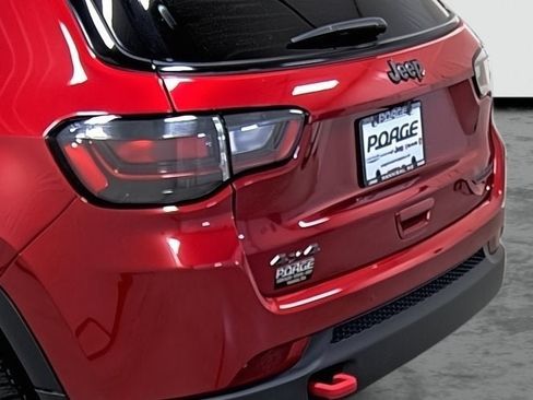 Used 2025 Jeep Compass Trailhawk w/ Trailhawk Elite Group AWD/4WD image 10