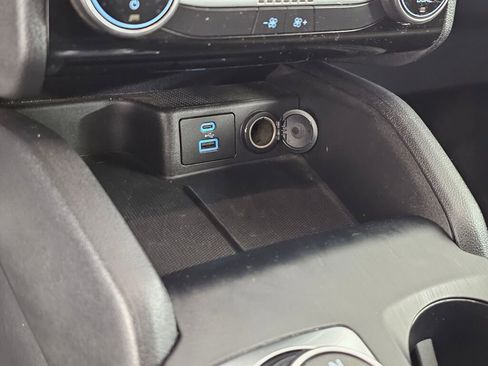 Used 2022 Ford Escape SE w/ SE Sport Appearance Package image 30