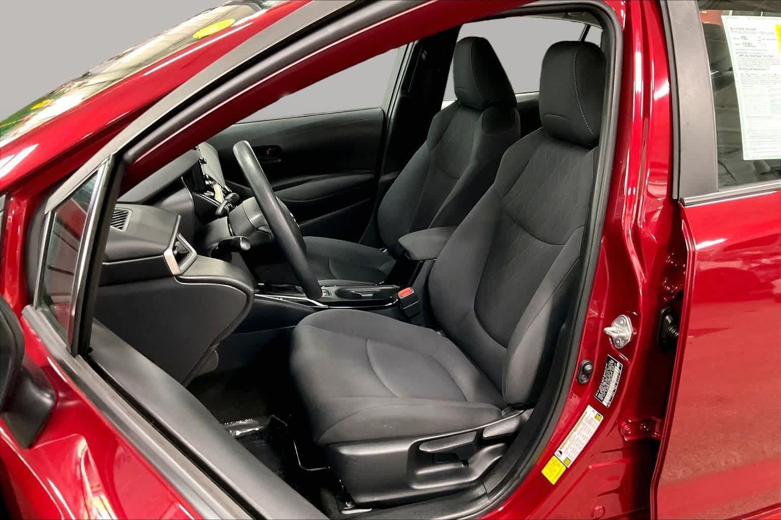 Used 2022 Toyota Corolla LE FWD image 8