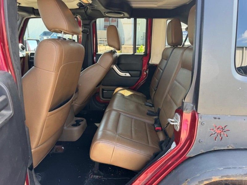 Used 2012 Jeep Wrangler Unlimited Rubicon w/ Connectivity Group AWD/4WD image 7