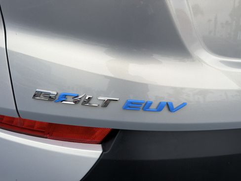 Used 2023 Chevrolet Bolt EUV Premier w/ Sun & Sound Package FWD image 42