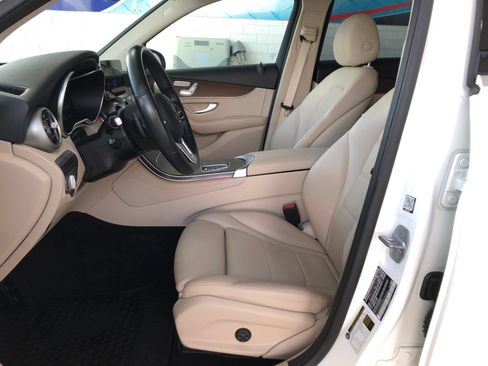 Used 2021 Mercedes-Benz GLC 300 4MATIC image 21