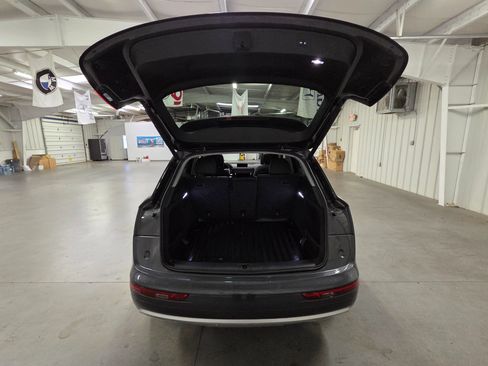Used 2020 Audi Q5 2.0T Premium w/ Convenience Package AWD/4WD image 40