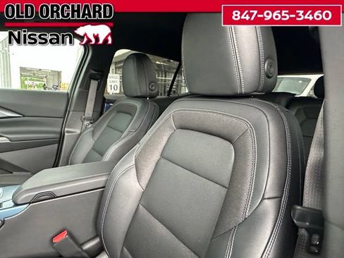 Used 2024 Chevrolet Equinox EV LT FWD image 11