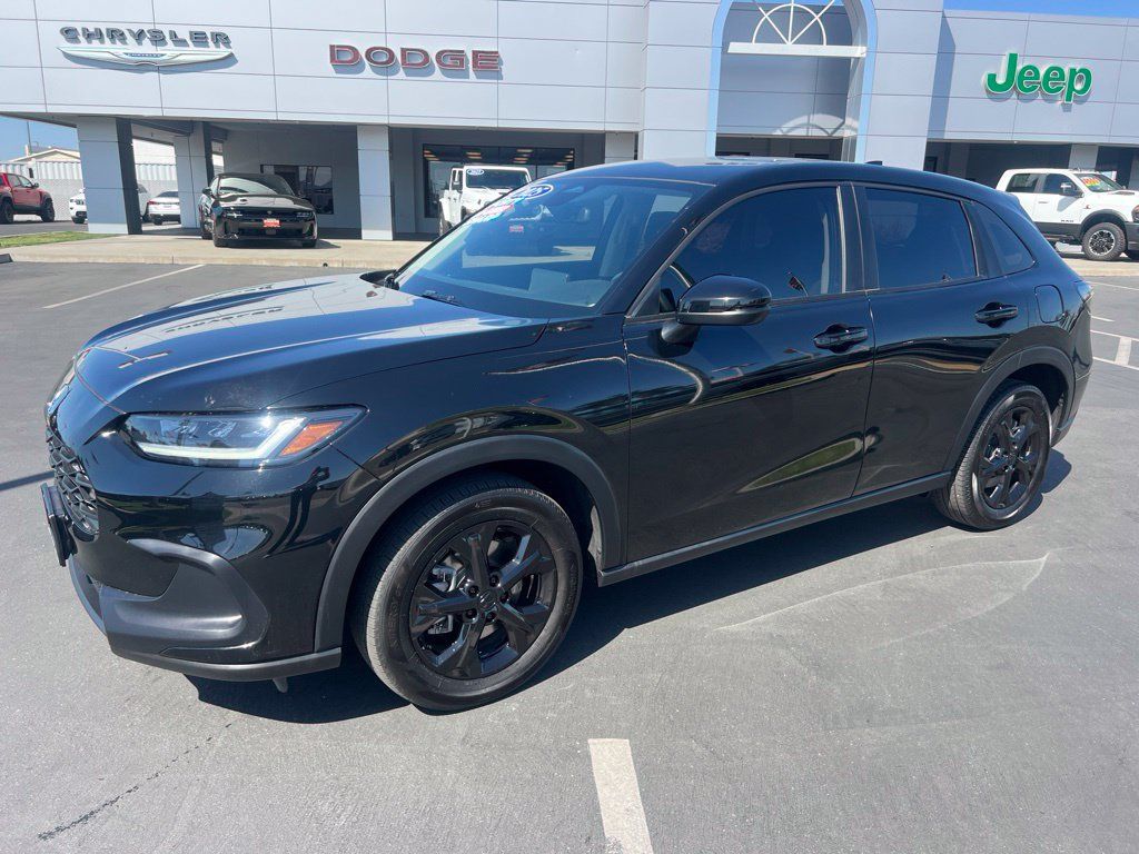 Used 2025 Honda HR-V LX image 1