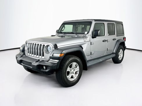 Used 2019 Jeep Wrangler Unlimited Sport S AWD/4WD image 3