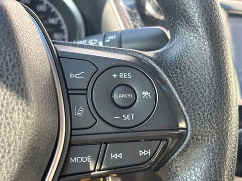 Used 2018 Toyota Camry LE image 19