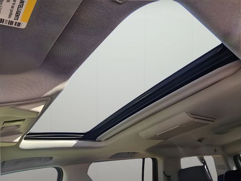 Used 2019 GMC Yukon XL Denali w/ Denali Ultimate Package AWD/4WD image 24