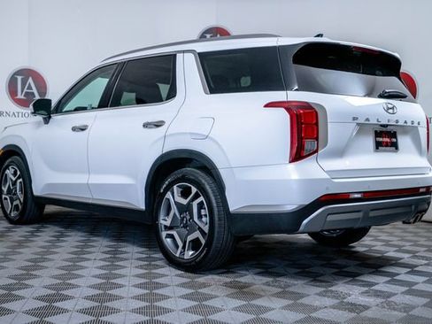 Certified 2025 Hyundai Palisade SEL FWD image 8