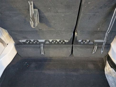 Used 2024 Chrysler Pacifica Touring-L image 28